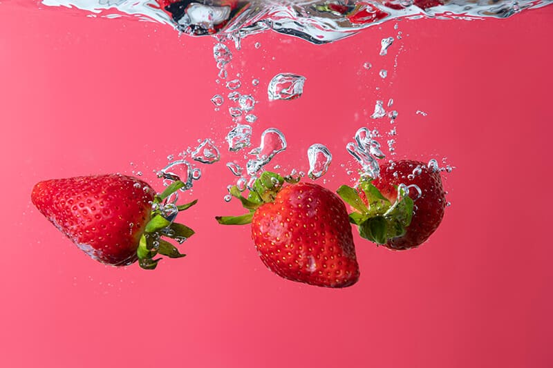 Benefits of strawberries for nutrition and oral health.