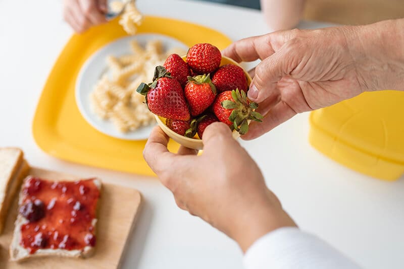 Benefits of strawberries for nutrition and oral health